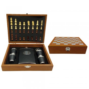 KIT FRASCO P/ BEBIDA 6 OZ 175ML C/ JOGO DE XADREZ. KIT FRASCO P/ BEBIDA 6 OZ 175ML C/ JOGO DE XADREZ.
